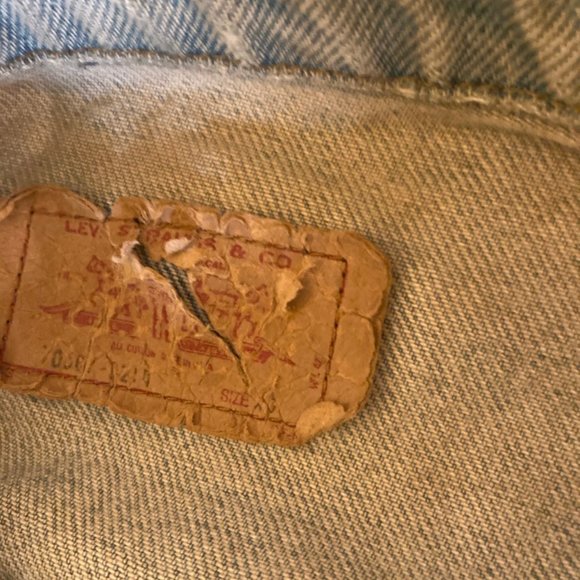 Vintage Women's Levis Jean Jacket - Denim - Picture 2 of 11